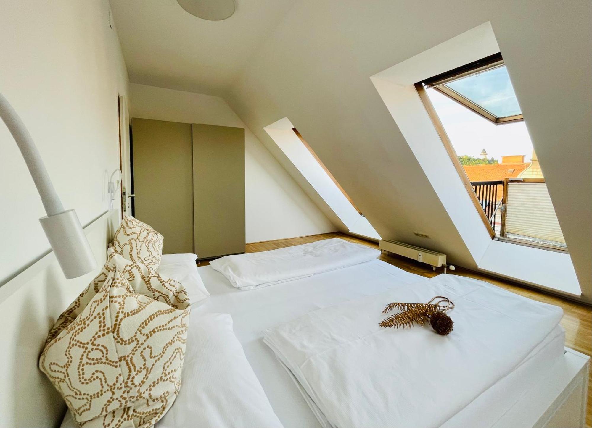 Apartment Apstay Center I Free Parking I Self Check-in Graz